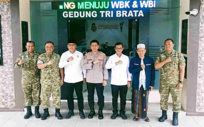 
					Bersama Polresta Tanjungpinang, Wawako Raja Ariza Hadiri Vidcon Panen Raya Jagung Serentak