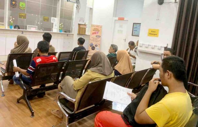 
					Jelang SPMB SMA/SMK, Disdukcapil Tanjungpinang Percepat Pelayanan KK