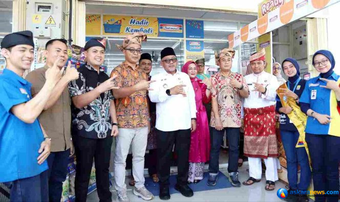 
 Hadiri Grand Opening Indomaret Batu 10, Wali Kota Lis Tegaskan Sinergi Ritel Modern dan Daerah