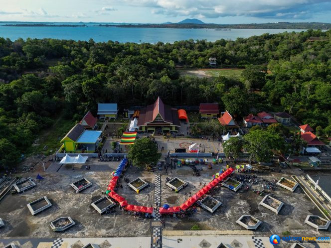 
 Pelataran Balai Adat Pulau Penyengat, lokasi pelaksanaan Penyengat Heritage 2026. Perhelatan wisata budaya bertema Lifestyle Tourism dilaksanakan 19-21 Juni 2026 ini, sukses digelar. 