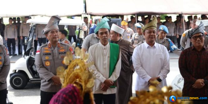
 UAS Hadiri Kenduri Kebangsaan Polda Kepri, Ajak Masyarakat Lestarikan Budaya Melayu