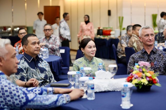 
					Plh Wali Kota Batam, Li Claudia Chandra, saat menerima kunjungan 22 atase pertahanan dari 19 negara sahabat dalam rangkaian Defence Attache Tour 2026 di Batam, Rabu (3/6/2026). 