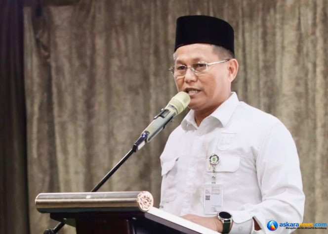 
 Sekda Batam, Firmansyah, menyampaikan sambutan saat menutup TC Peserta MTQH Kafilah Batam di Golden View, Selasa (30/6/2026). 