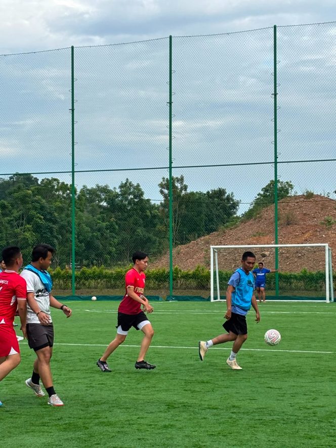
					Pererat Silaturahmi dan Jaga Kebugaran, Kantor Imigrasi Kelas II TPI Belakang Padang Gelar Mini Soccer Bersama Kanwil Ditjen Imigrasi Kepulauan Riau