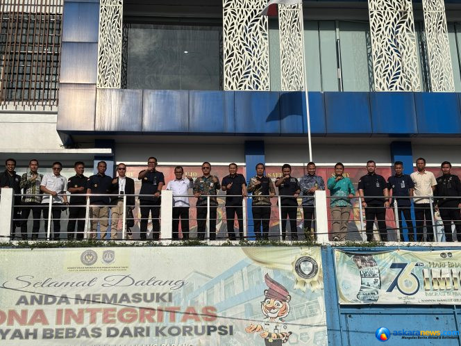 
 Tim Ombudsman RI bersama Kakanwil Dirjen Imigrasi Kepri kunjungi Kantor Imigrasi Kelas II TPI Belakang Padang dalam Rangka Pengawasan Pelayanan Publik Keimigrasian