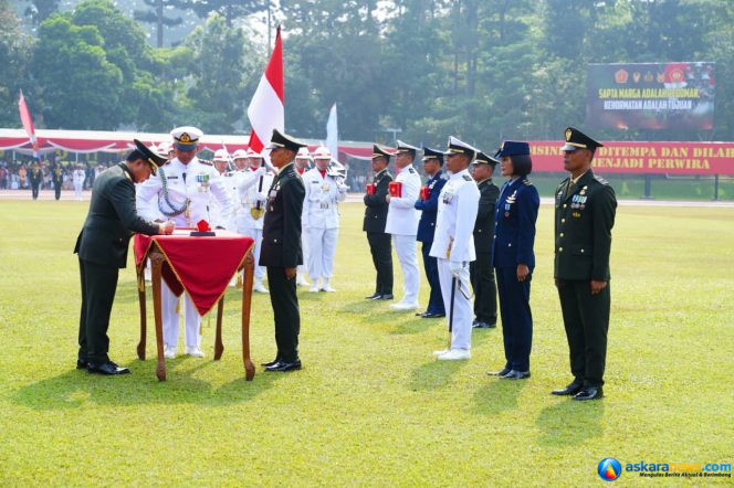 
 Panglima TNI Lantik 1.737 Perwira Remaja TNI di Magelang