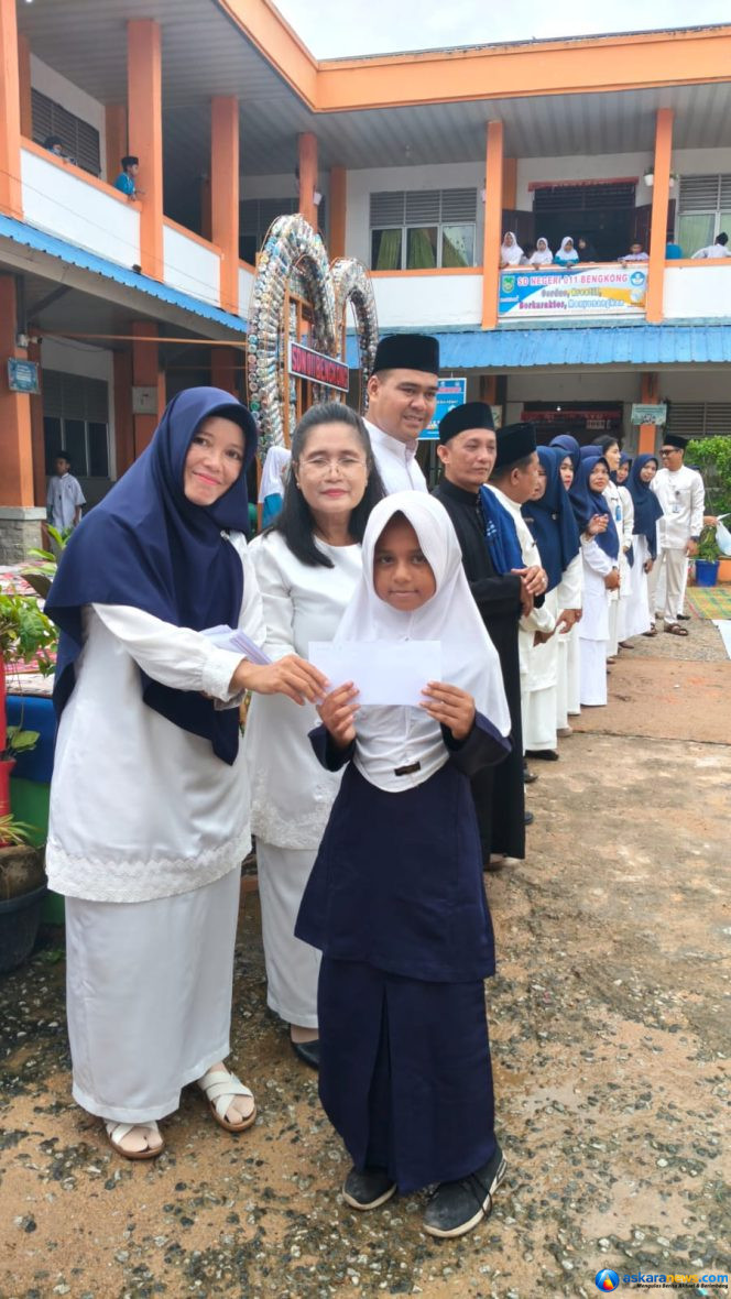 
 Momentum Hari Asyura, SDN 011 Bengkong Batam Gelar Santunan Perdana Untuk Siswa Yatim