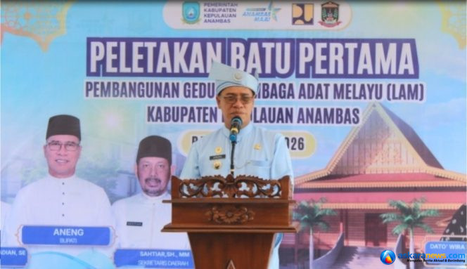 
 Bupati Anambas Letakkan Batu Pertama Pembagunan Gedung Lam, Tegas Komitmen Menjaga Marwah Budaya Dan Membangun Tanpa Korupsi