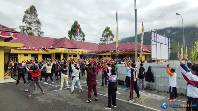 
 Senam Jumat Sehat Gabungan TNI, Polri dan Pemda Kabupaten Puncak Jaya