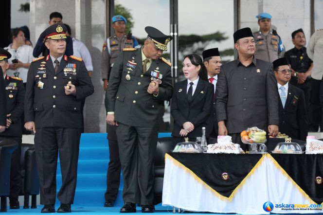 
 Wakil Wali Kota Batam, Li Claudia Chandra, menghadiri Upacara Hari Bhayangkara ke-80 di Lapangan Bhayangkara Polda Kepulauan Riau, Rabu (1/7/2026). 