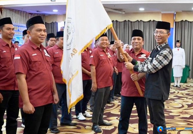 
 Pengukuhan Pengurus KBKK Batam, Amsakar Ajak Warga Kampar Perkuat Persatuan dan Bangun Batam