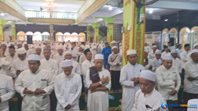 
 Ribuan Jamaah Padati Manaqib Kubro II Belakang Padang, Dzikir Akbar Penuh Khidmat dan Harapan Barokah