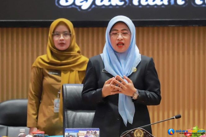 
 Sekdaprov Kepri Misni dalam Rapat Paripurna Jawaban Pemerintah terhadap Pandangan Umum Fraksi-Fraksi DPRD Provinsi Kepulauan Riau terhadap Ranperda LPj Pelaksanaan APBD Provinsi Kepri Tahun Anggaran 2025 dalam rapat paripurna di Ruang Sidang Utama DPRD Kepri, Dompak, Rabu (1/7/2026). 