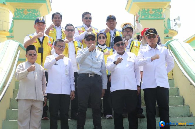 
 Menteri PU Ziarah ke Situs Sejarah Pulau Penyengat, Kenang Jejak Tokoh Riau-Lingga