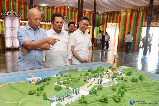 
 Gubernur Ansar Dampingi JAM-Intel Kejagung Jelajahi Sejarah Pulau Penyengat