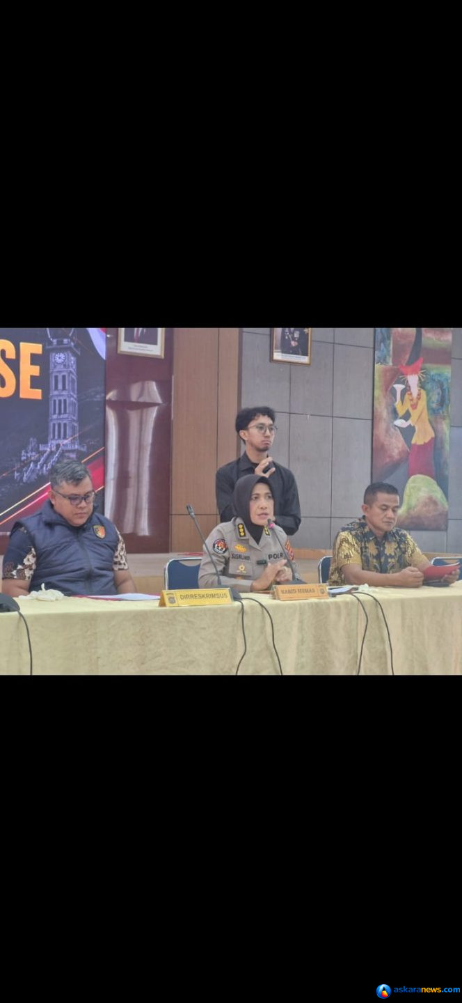 
 Ungkap Kasus Perdagangan Emas Ilegal Lintas Negara, Ditreskrimsus Polda Sumbar Tangkap WNA India di Solok