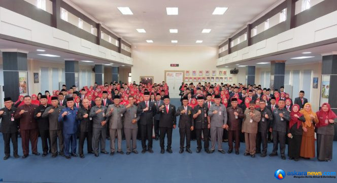
 305 ASN Pemko Terima Satyalancana, Wako Lis: Ukuran Pengabdian Bukan Masa Kerja, tapi Kebaikan yang Ditinggalkan
