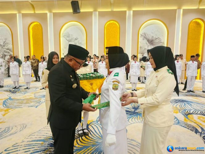 
 Wali Kota Lis Kukuhkan 56 Paskibraka Tanjungpinang, Siap Kibarkan Sang Merah Putih