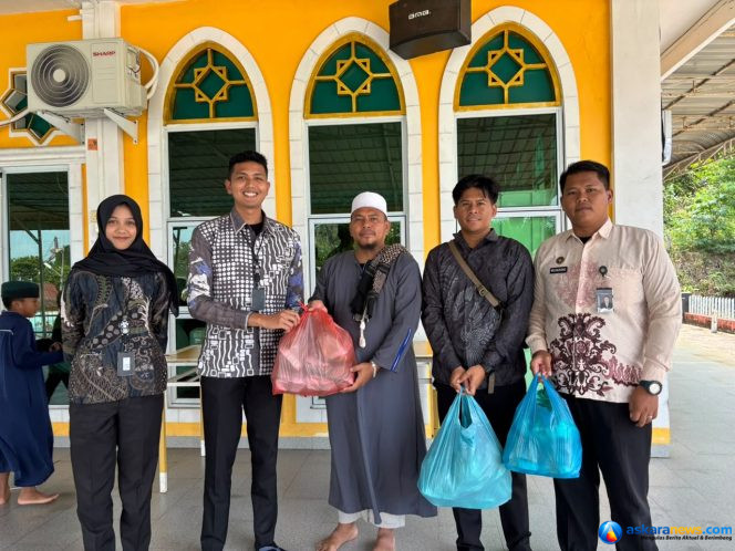 
 Seksi Lalintalkim Hadirkan Jumat Berkah di Kampung Tempang