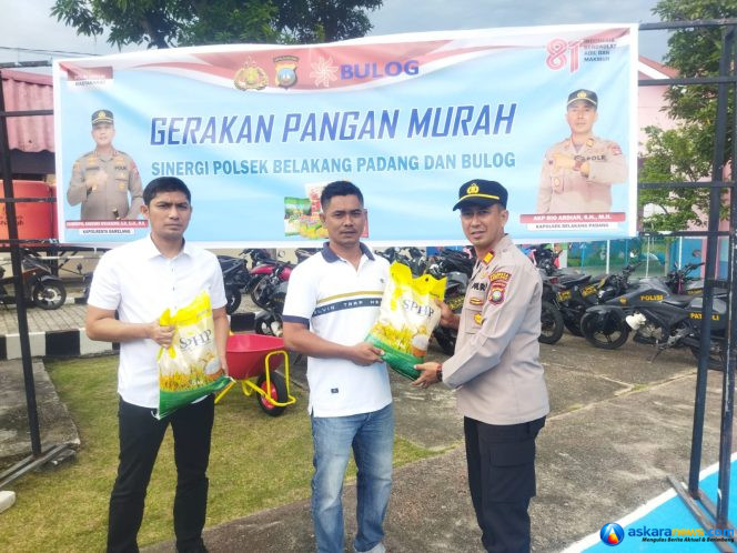 
 Polsek Belakang Padang Bersinergi dengan Bulog Gelar Gerakan Pangan Murah, Beras SPHP Ludes Terjual