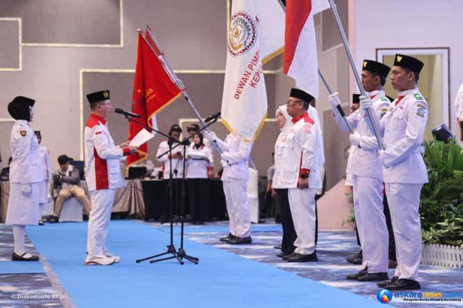 
 Wakil Gubernur Kepri, Nyanyang Haris Pratamura dikukuhkan sebagai Ketua DPD ABPEDNAS Provinsi Kepulauan Riau oleh Ketua Umum DPP ABPEDNAS Indra Utama pada pengukuhan yang digelar di Hotel Bintan Agro, Kabupaten Bintan, Rabu (26/8/2026). 