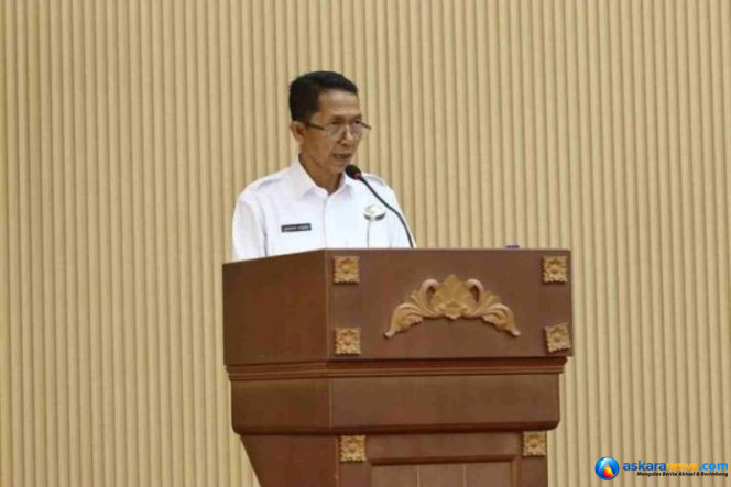 
 Wali Kota Batam Amsakar Achmad saat Pidato dalam menyampaikan tanggapan dan jawaban Pemerintah Kota Batam terhadap pemandangan umum fraksi-fraksi DPRD, Selasa (2/9) pada Rapat Paripurna DPRD Kota Batam. 