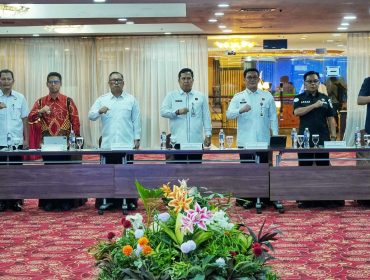 Pembahasan langkah strategis penyusunan skema SBT bagi masyarakat perbatasan Kabupaten Karimun dan Kabupaten Kepulauan Meranti di Golden View Hotel, Batam, Rabu (23/9/2026). 