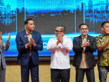 Pembuka Kepri International Business Forum tahun 2026 di Ballroom Hotel Harmoni One, Batam, (Rabu (23/9/2026). Wakil Gubernur Kepri Nyanyang Haris Pratamura menghadiri sekaligus membuka kegiatan ini. 