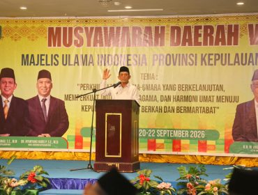 Gubernur Kepulauan Riau Ansar Ahmad menyampaikan kata sambutan dalam Musda V MUI Kepri digelar di Hotel CK Tanjungpinang, Minggu (20/9/2026). 