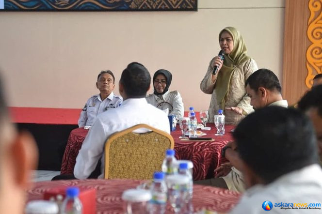 
 Ketua Dekranasda Provinsi Kepri, Dewi Kumalasari memimpin rapat finalisasi persiapan Dekrafest 2026 di Gedung Dekranasda Kepri, Rabu (16/9/2026). 