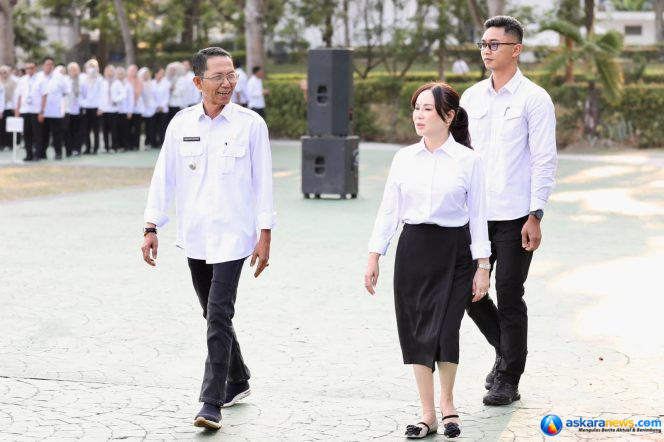 
 Wali Kota Batam, Amsakar Achmad, bersama Wakil Wali Kota Batam, Li Claudia Chandra, menghadiri apel gabungan di Dataran Engku Putri, Batamcentre, Rabu (2/9/2026