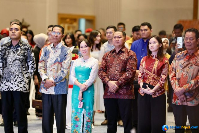 
 Wali Kota Batam, Amsakar Achmad, bersama Wakil Wali Kota Batam, Li Claudia Chandra, menghadiri Singapore National Day Reception di Grand Ballroom Hotel Radisson, Sukajadi, Kecamatan Batam Kota, Kamis (3/9/2026) malam. 