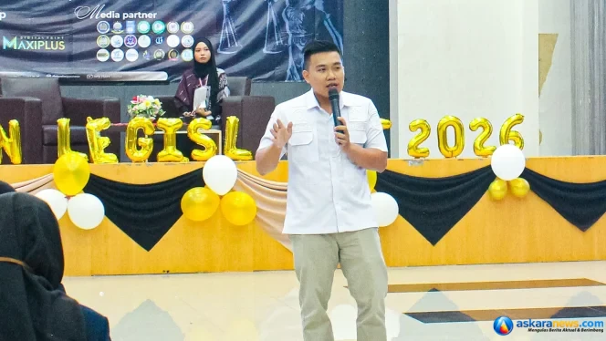 
 Andri Haris Setiawan, S.Pd., M.T. (ASN DJKI Kementerian Hukum) saat memberikan pemaparan materi dalam Pelatihan Legislatif 2026 DPM FMIPA UNESA