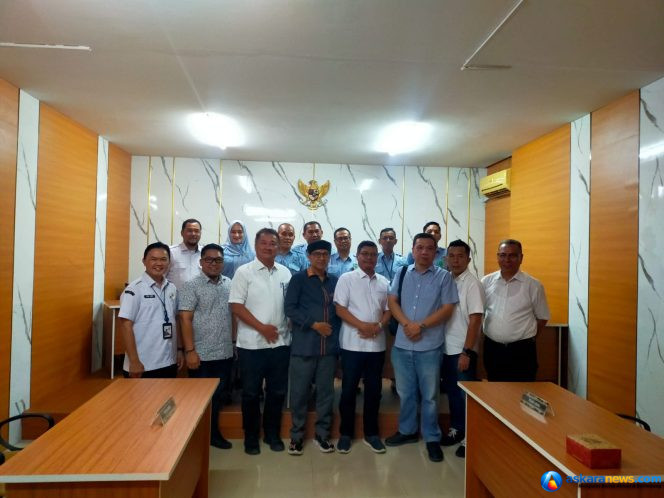 
 Anggota DPRD Kepri Komisi II dan Anggota BPSK Kota Batam