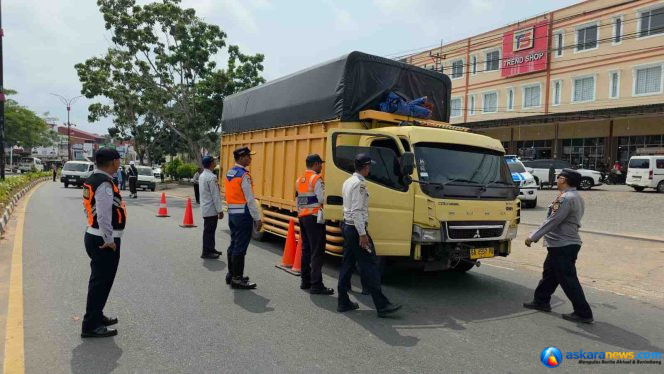 
 Operasi Gabungan, Dishub Tanjungpinang Tertibkan Tiga Truk ODOL