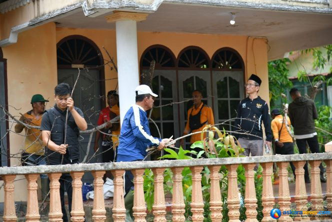 
 Gubernur Ansar Gotong Royong Bersama OPD Jaga Kebersihan Pulau Penyengat