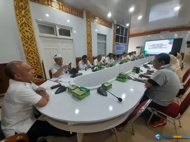 
 Rapat Persiapan Hari Jadi ke-25 Kota Otonom Tanjungpinang, Augus Tekankan Sinergi Lintas OPD