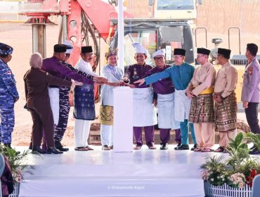 Mendagri Muhammad Tito Karnavian bersama Gubernur Kepri Ansar Ahmad, Wagub 