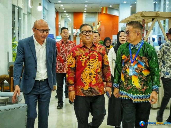 
 Wakil Gubernur Kepri Nyanyang Haris Pratamura bersama sejumlah praktisi medis internasional dalam sebuah jamuan makan mala digelar di Hotel Harris, Batam, Senin (28/9/2026) malam. 