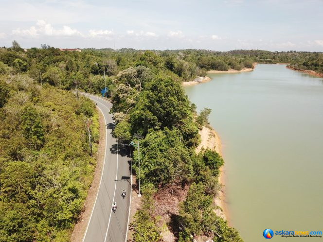 
 Waduk Sei Jago, Desa Lancang Kuning, Kecamatan Bintan Utara, Kabupaten Bintan, Kepulauan Riau. Dalam rapat, Senin (5/10/2026), Wagub Kepri Nyanyang Haris Pratamura menekankan jika Pemerintah Provinsi Kepulauan Riau mendorong dilaksanakannya revitalisasi dan optimalisasi infrastruktur sumber daya air. 