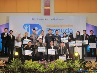 Foto Bersama Pemenang Sembilan Pemuda Pelopor Kota Banda Aceh 2026 pada Malam Penganugerahan di Hotel Amel Convention Hall, Banda Aceh, Jumat (30/10/2026).