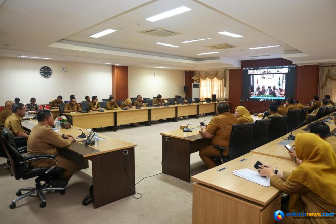 
 Sosialisasi ASLINMAS dilaksanakan secara daring dari ruang rapat utama Kantor Gubernur Kepri, Senin (12/10/2026). 