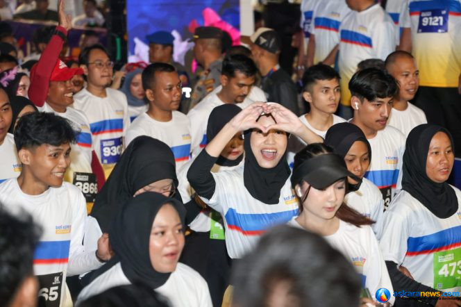 
 Peserta BTN KEPRI MoonRun 2025 bersiap di garis start. Di tahun 2026 ini, event serupa kembali digelar 13-14 November mendatang. Sebanyak 3.100 pelari telah terdaftar dan siap berlari sembari menelusuri tempat-tempat bersejarah di Kota Tanjungpinang pada malam hari. 