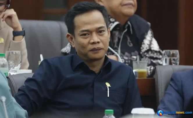 
 Eka Widodo Usulkan Pansus Ijazah Gibran, Pemakzulan Bisa Berlanjut