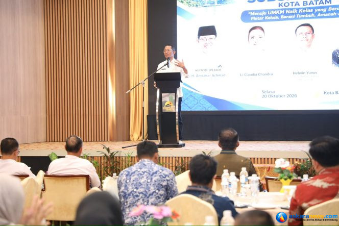 
 Wali Kota Batam, Amsakar Achmad, membuka Workshop UMKM Penerima Subsidi Margin Kota Batam di Hotel Nagoya Hill, Lubuk Baja, Selasa (20/10/2026). 