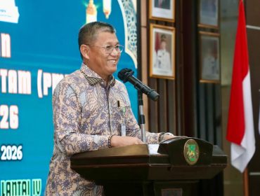 Sekda Batam, Firmansyah, menyampaikan sambutan saat membuka Pelatihan Mubaligh 