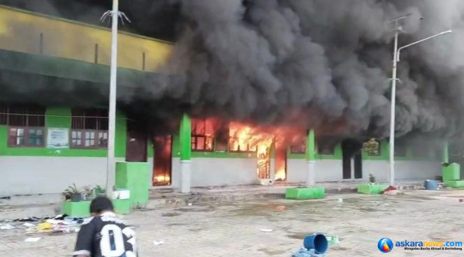
 Pesantren An Ni’mah Sagulung Terbakar, Santri Terlihat Panik dan Berhamburan