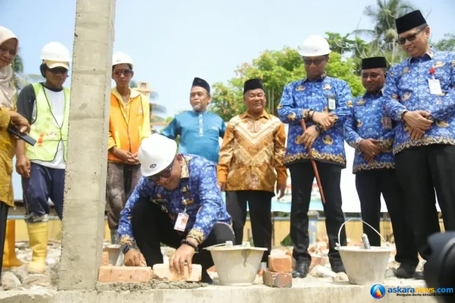 
 Revitalisasi SDN 009 Penyengat Dimulai, Lis: Anak-anak Berhak Mendapat Fasilitas Pendidikan yang Layak