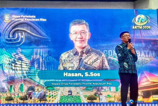 
 Kepala Dinas Pariwisata Provinsi Kepulauan Riau, Hasan, menyampaikan kata sambutan pada pembukaan Batam TRAVEL Mart yang diselenggarakan ASITA Kepri di Mega Mall, Batam Center. 